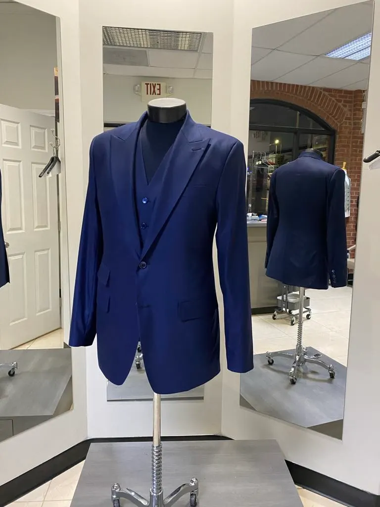 Made-to-measure three-piece suit